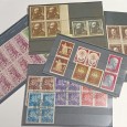 5 carteiras com selos de Portugal em quadro, pares sendo novos e usados