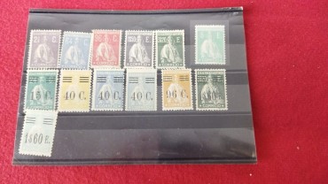 1 carteira com selos com charneira 