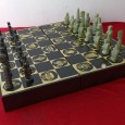Tabuleiro de xadrez e peças 