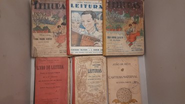 6 (Seis) Livros escolares de Leitura Antigos