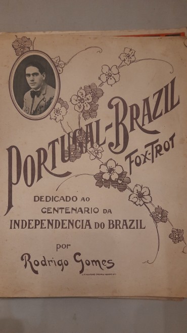 Vários Livros com pautas e Ensinamentos para Guitarra 