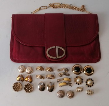 Mala pochete e lote de brincos anos 80