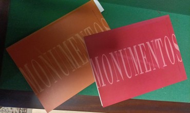 Duas revistas «Monumentos»