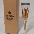 Flute de champanhe - Ulrica Hydman-Vallien – Glass from Kosta Boda Ulrica Hydman-Vallien (1938–2018)