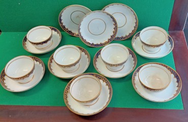 Sete taças e 10 pires