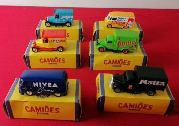 Seis carrinhos publicitários miniatura