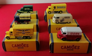 Seis carrinhos publicitários miniatura 