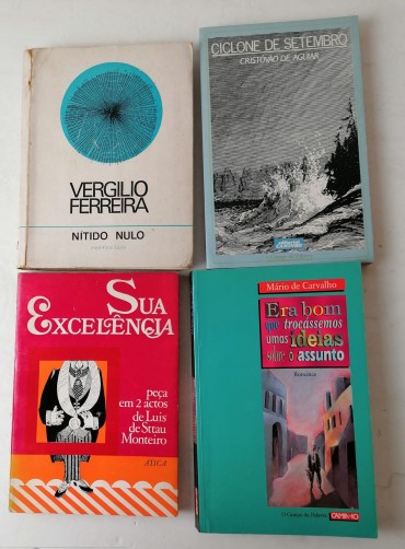 Lote de quatro livros diversos 
