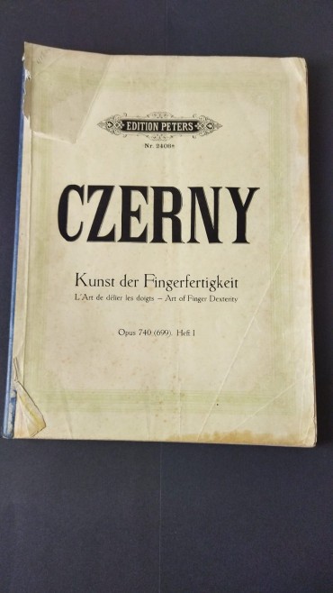 Czerny - Livro de partituras