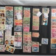 1 classificador com 726 selos usados do ultramar, sendo do Congo, Moçambique, Zambézia, Angola, Niassa, Cª Moçambique, Cabo Verde, Guiné. Boas taxas e muitas séries 