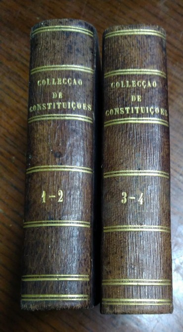 COLECÇÃO DE CONSTITUIÇÕES 4 TOMOS (EM 2 VOLUMES)