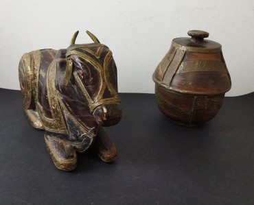 Escultura e pote 