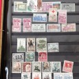 Classificador com + 1000 selos usados de Itália, inclui 3 blocos