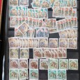 Classificador com + 1000 selos usados de Itália, inclui 3 blocos