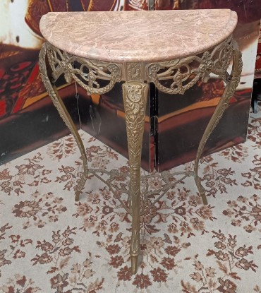 Conjunto de espelho, mesa e cabide  