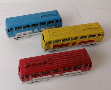 Três camionetas 