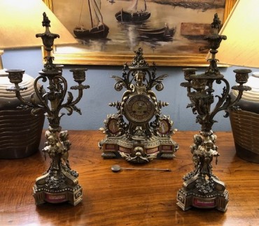 Garniture - Relógio e Par de Castiçais