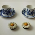 Duas chávenas e saleiro e pimenteiro 'Flor'