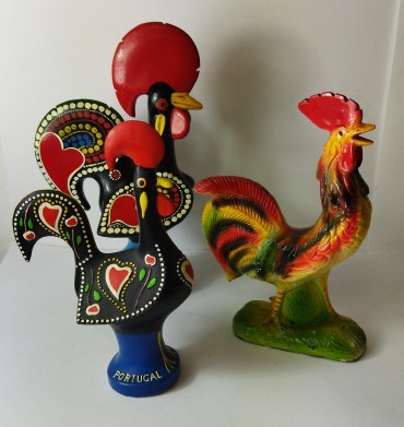 Dois galos de Barcelos e galo