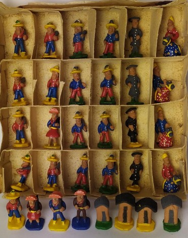 Lote de figuras tradicionais 