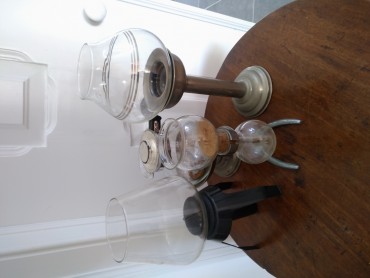 Duas maquinas de café em vidro de balão