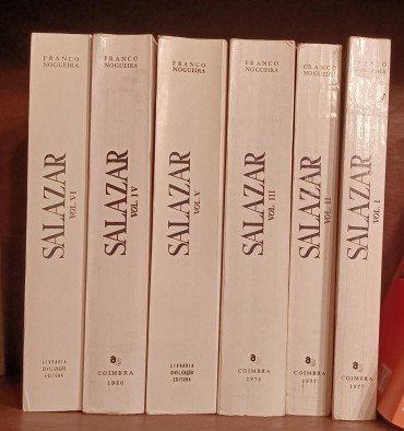Coleção de livros sobre Salazar