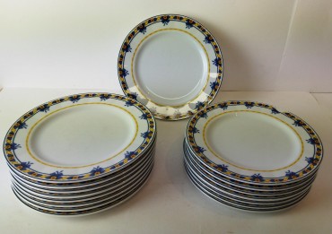 Dezasseis pratos de sobremesa 