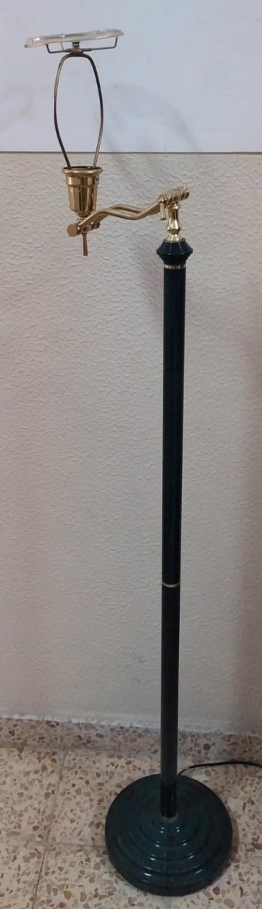 Candeeiro de pé alto