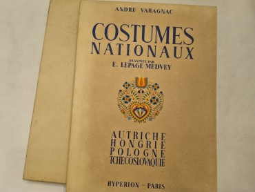 COSTUMES NATIONAUX