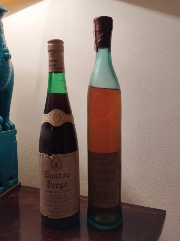 Vinho aperitivo e Aguardente Velha 