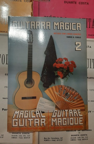 Conjunto de Livros com pautas para ensinamentos de Guitarra