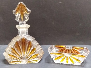 Frasco de perfume e base