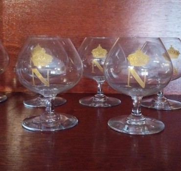 Sete copos de balão para licor