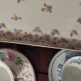 Torteira, chávena de chá e chávena de café 