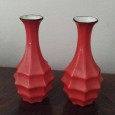 Par de jarras de pequenas dimensões 