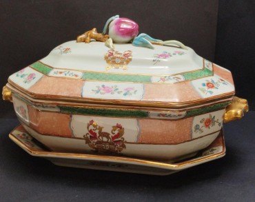 Terrina com travessa 