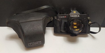 Máquina fotográfica YASHICA 