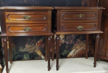 Par de mesas de cabeceira