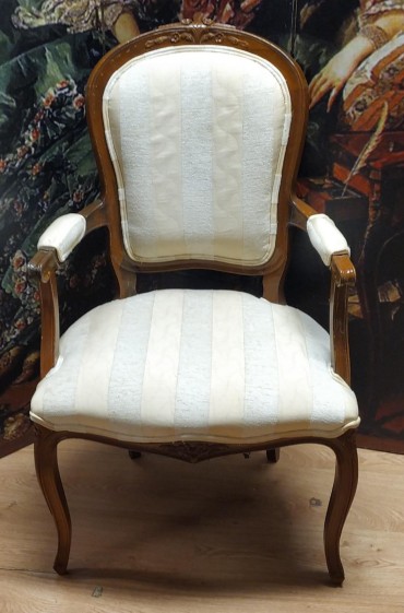 Cadeirão de braços