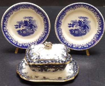 Dois pires e mostardeira