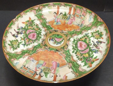 Prato de bolo de pé alto