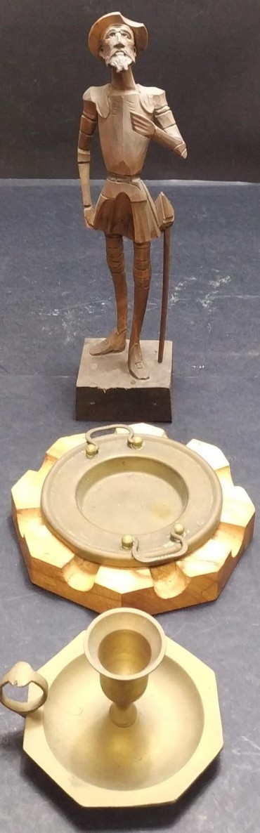 Palmatória, escultura e cinzeiro