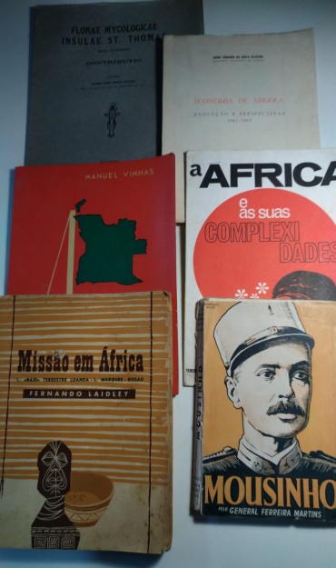 CONJUNTO DE LIVROS - ANGOLA