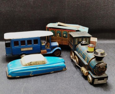 Lote de brinquedos antigos
