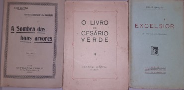 Três (3) Livros antigos de Leitura e Refleção	