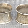 Dois pares de argolas de guardanapo