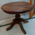 Mesa de casa de jantar de pequenas dimensões 