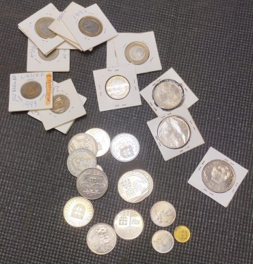 13 moedas bimetálicas  