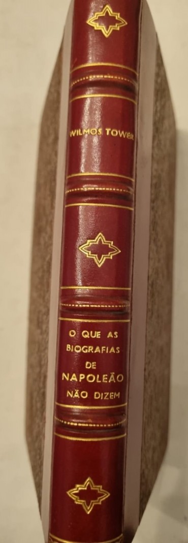 O QUE AS BIOGRAFIAS DE NAPOLEÃO NÃO DIZEM