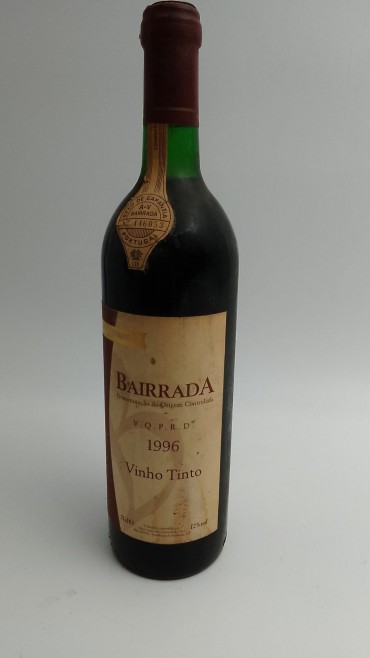 Vinho tinto bairrada 